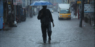 Heavy rains pound Kerala, raising flood levels in different dams and submerging several highways