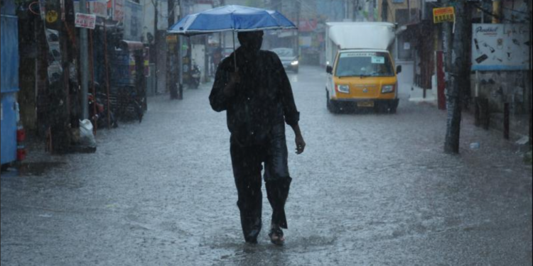 Heavy rains pound Kerala, raising flood levels in different dams and submerging several highways