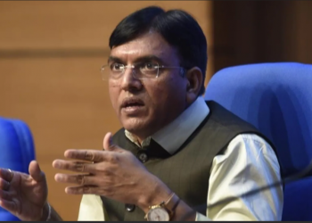 In the midst of rising dengue cases in Delhi, the health minister will preside over a review meeting on the disease