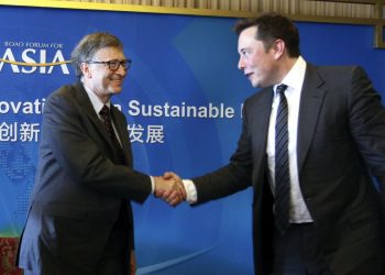 Elon Musk Takes a Dig on Bill Gates on Twitter