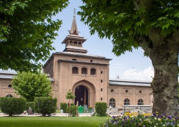 Controversy Over “Azadi” Slogans in Srinagar’s Jamia Masjid