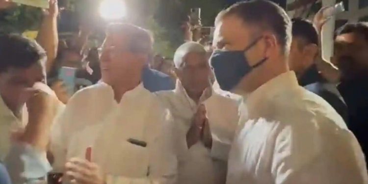 Rahul Gandhi is greeted warmly in Rajasthan ahead of the three-day Chintan Shivir