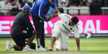 Rishabh Pant’s Injury Shocker: Fractured Toe Forces Exit, Will India Be Forced to Play with 10 Men in Manchester?