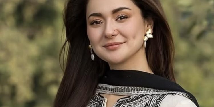 Drama Unfolds: Pakistani Celebs’ Instagram Accounts Still Blocked in India After Brief Glitch Sparks Online Frenzy