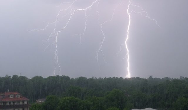RED ALERT: Heavy Rains Expected in Palghar, South Gujarat & Mumbai