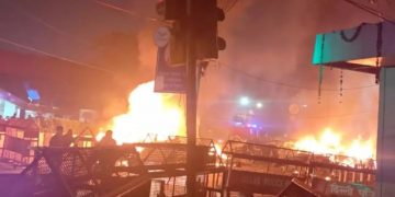 Massive Explosion Rocks Red Fort Area in Delhi