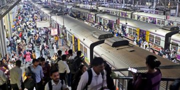 Two Killed and Three Injured After Being Hit by Suburban Train Near Sandhurst Road in Mumbai