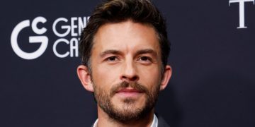 Jonathan Bailey Named People’s Sexiest Man Alive 2025