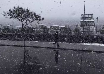 Rain and Snowfall Disrupt Normal Life Across North India