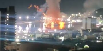 US Air Strikes Reported In Caracas As Venezuela Accuses Washington Of Aggression